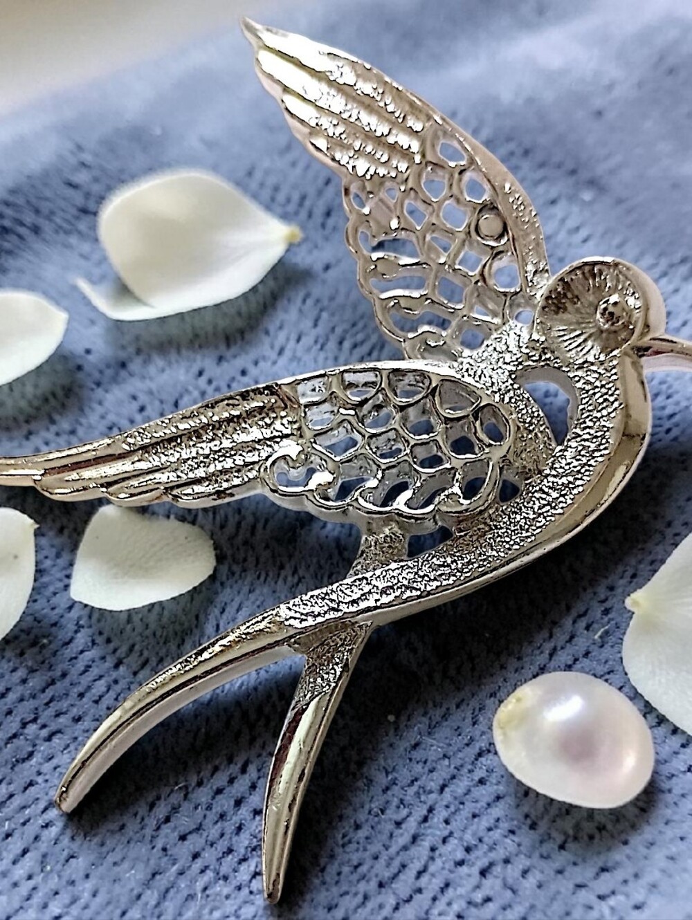 Vtg Sarah Coventry Bird Brooch Pin Silver Tone Filigree Dove Bird In Flight MCM